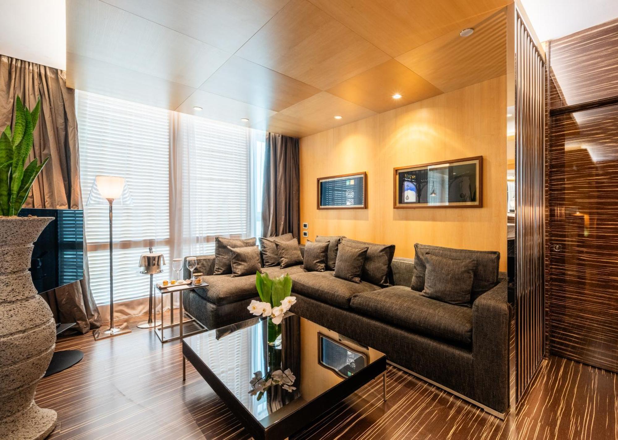 Deluxe Suite Harbor View